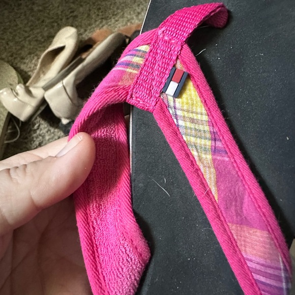 Tommy Hilfiger flip flops - Picture 2 of 3